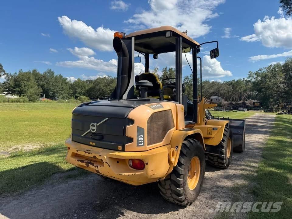 Volvo L 30 G Incarcator pe pneuri