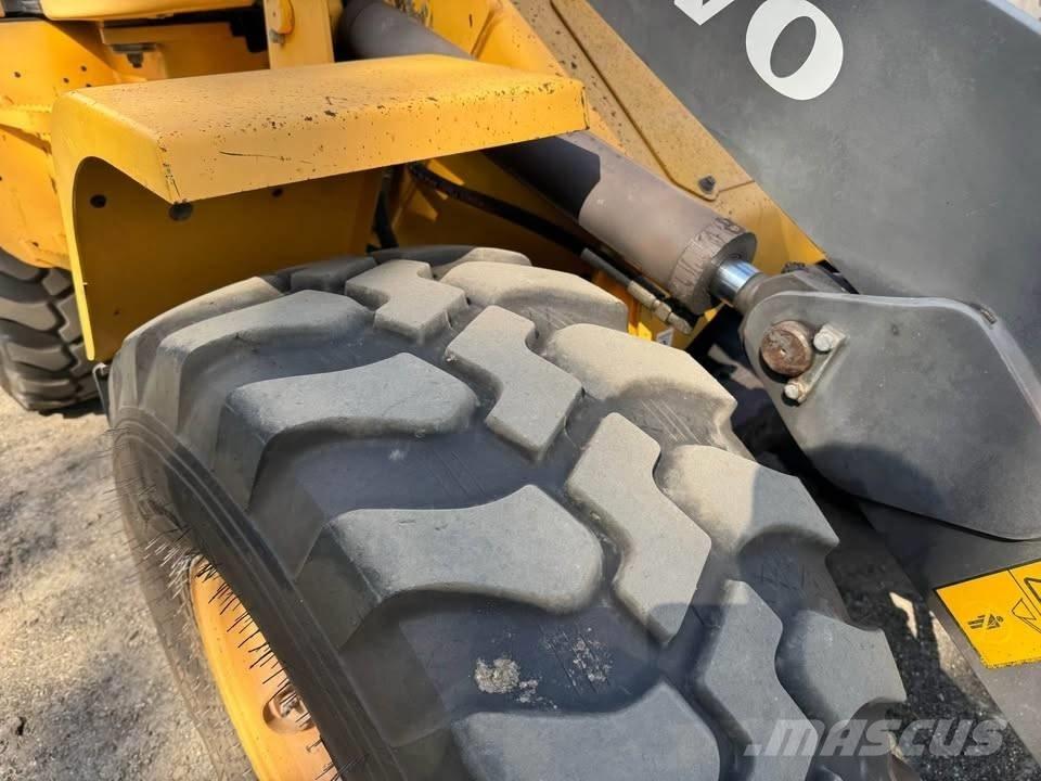 Volvo L 30 G Incarcator pe pneuri