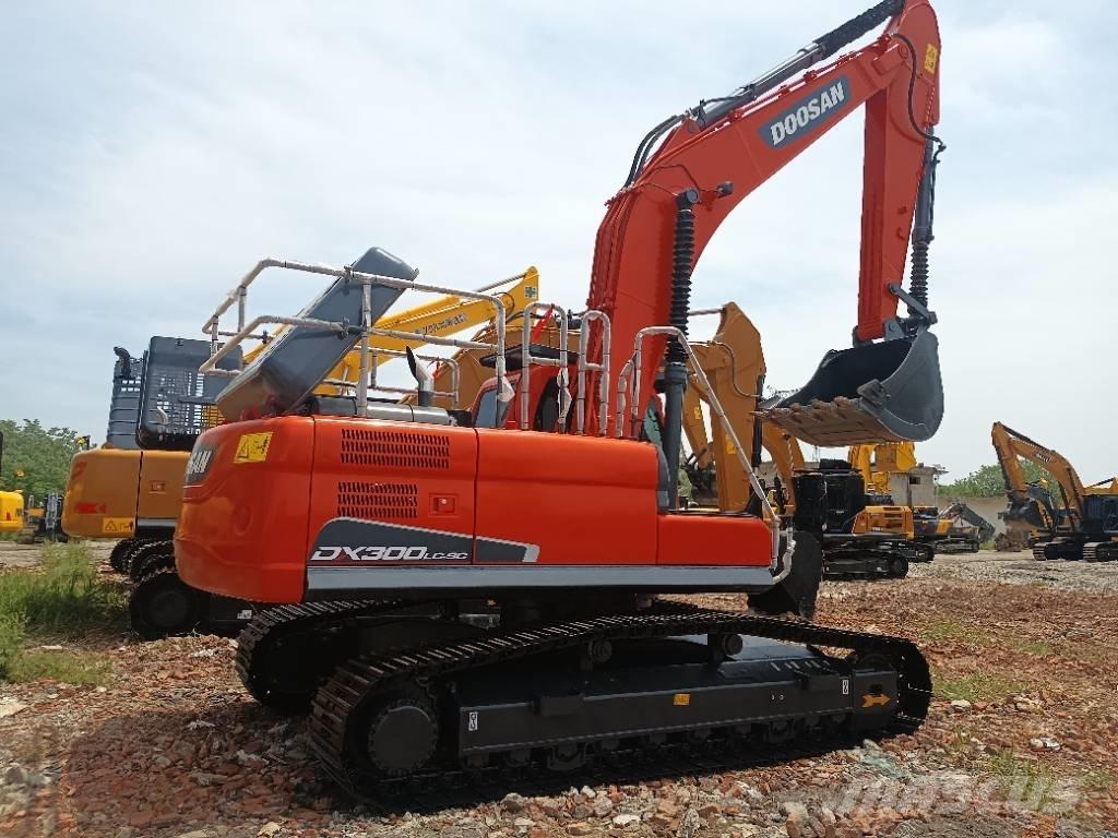 Doosan DX 300 Excavatoare pe șenile
