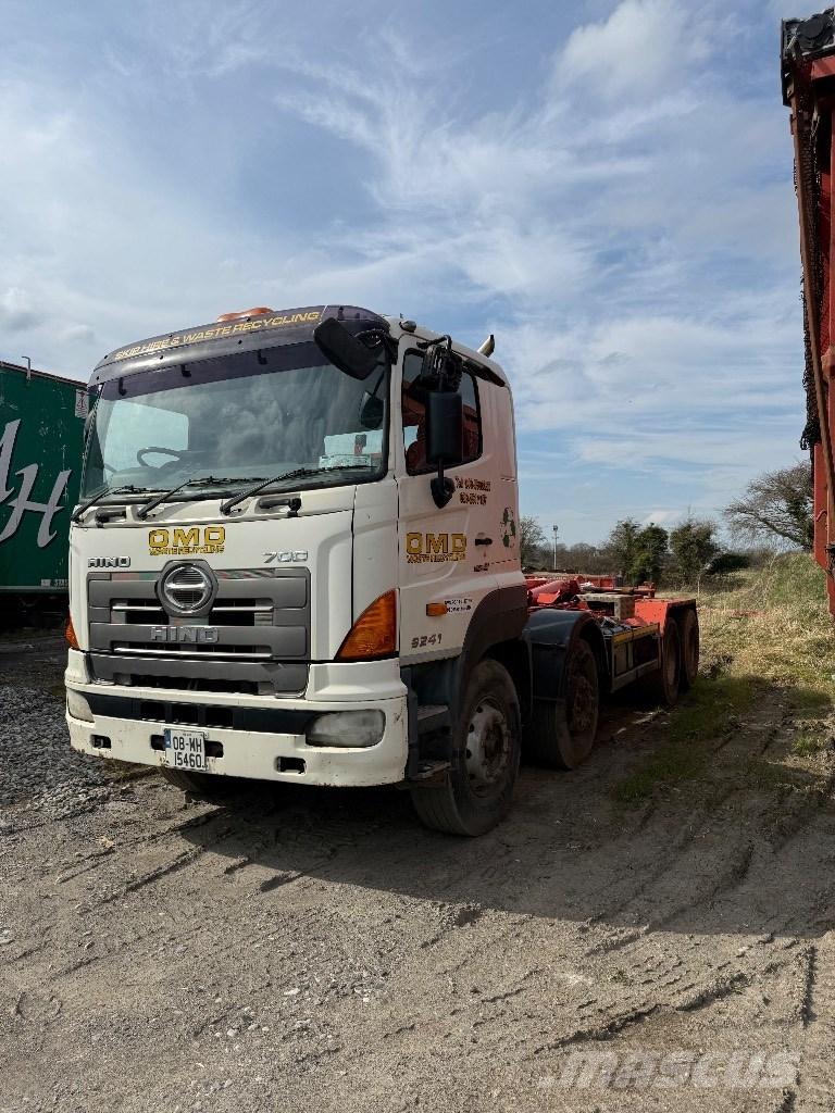 Hino 700 Camion cu carlig de ridicare