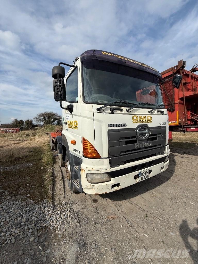 Hino 700 Camion cu carlig de ridicare