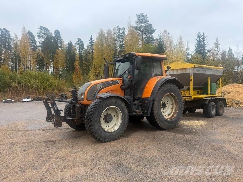 Valtra N142 Tractoare