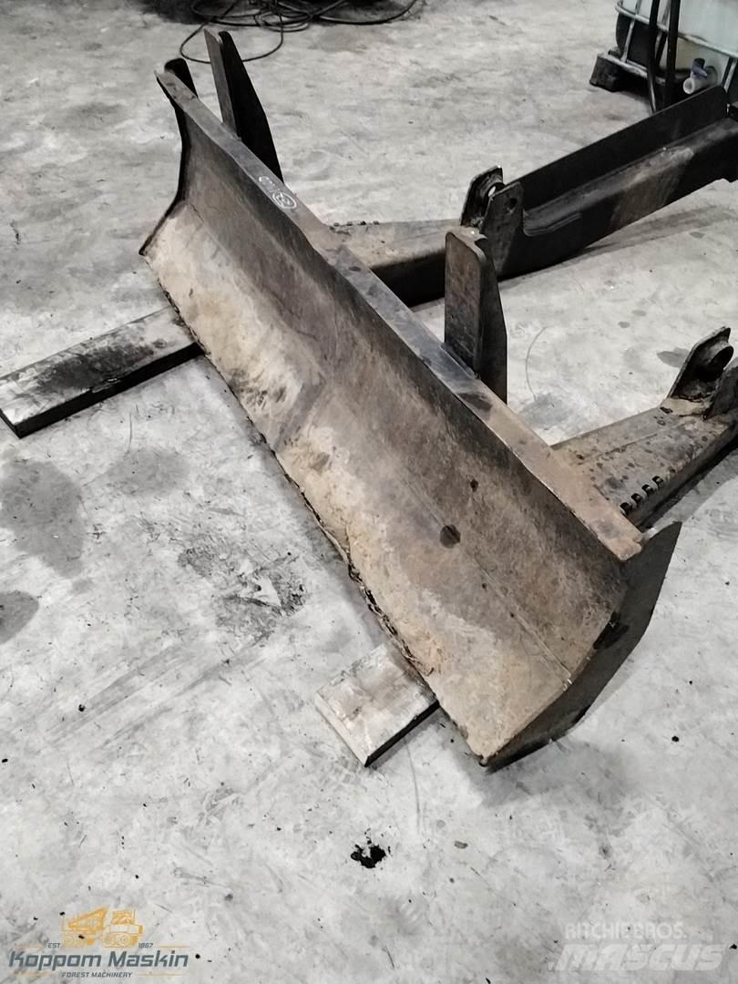 John Deere 1110 Alte componente