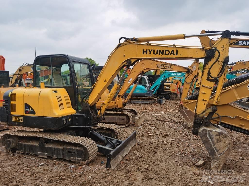Hyundai R60 Excavatoare pe șenile
