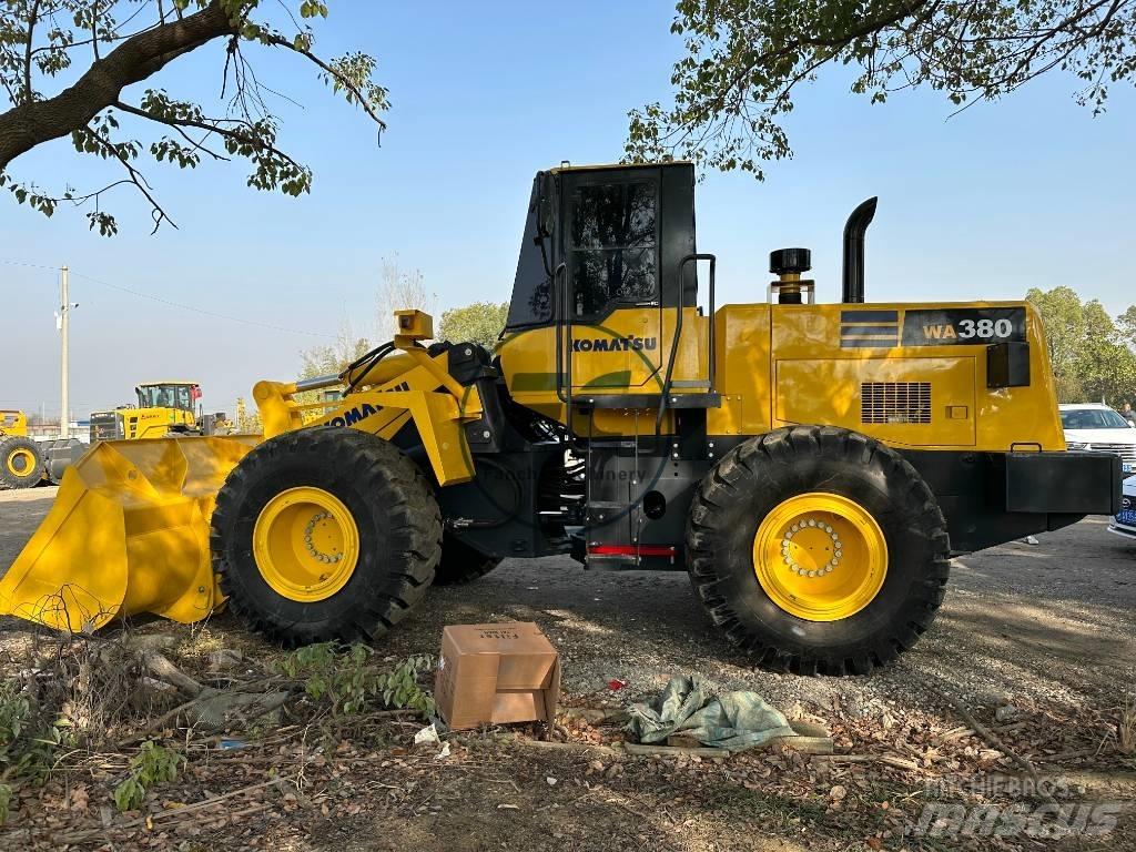 Komatsu WA 380 Incarcator pe pneuri