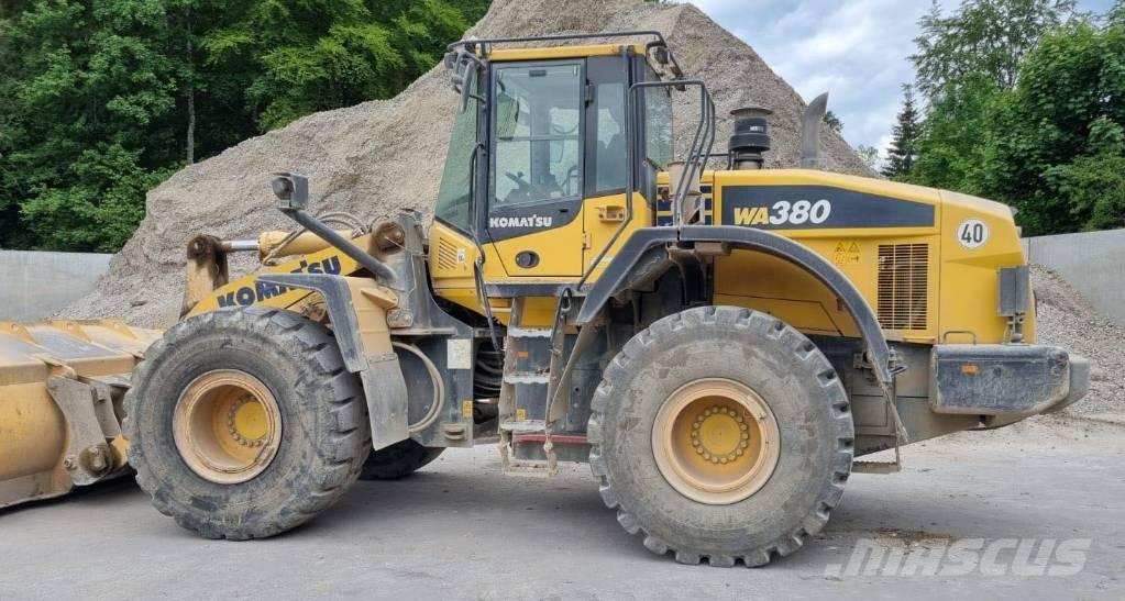 Komatsu WA 380 Incarcator pe pneuri