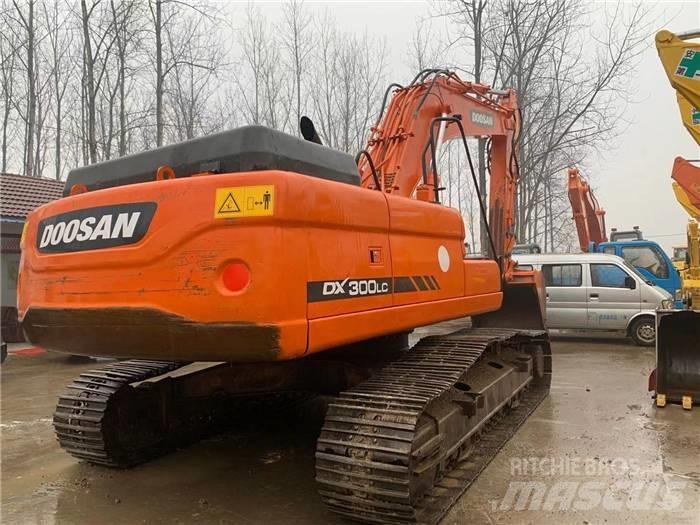 Doosan DX 300 Excavatoare pe șenile
