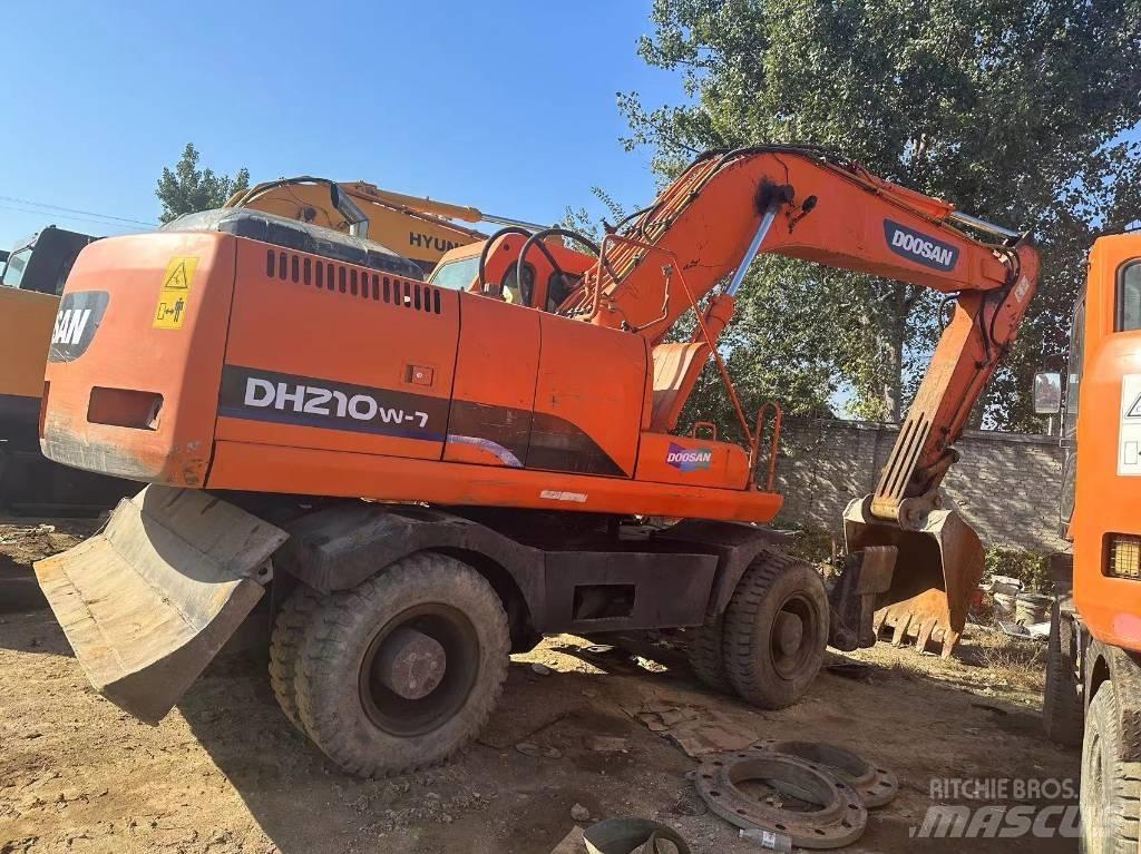 Doosan DH210W Excavatoare cu roti