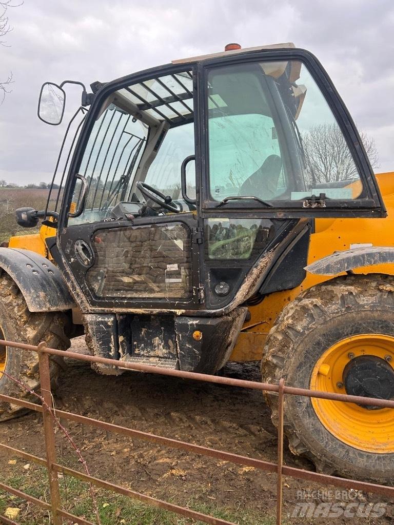 JCB 535-95 Excavatoare pe șenile
