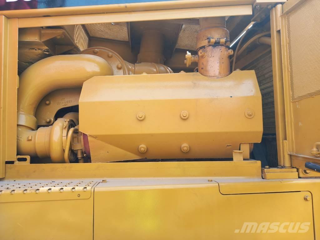 CAT D8R (Abu Dhabi) Buldozere pe senile