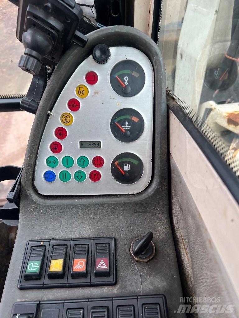 Terex Schaeff HML32 Excavatoare cu roti