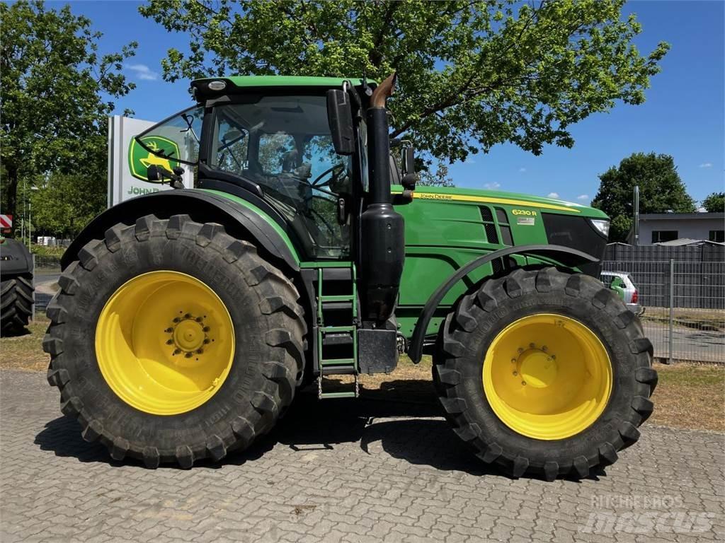 John Deere 6230R Tractoare