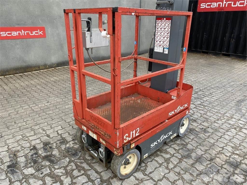SkyJack SJ12 Ascensoare verticale catarg