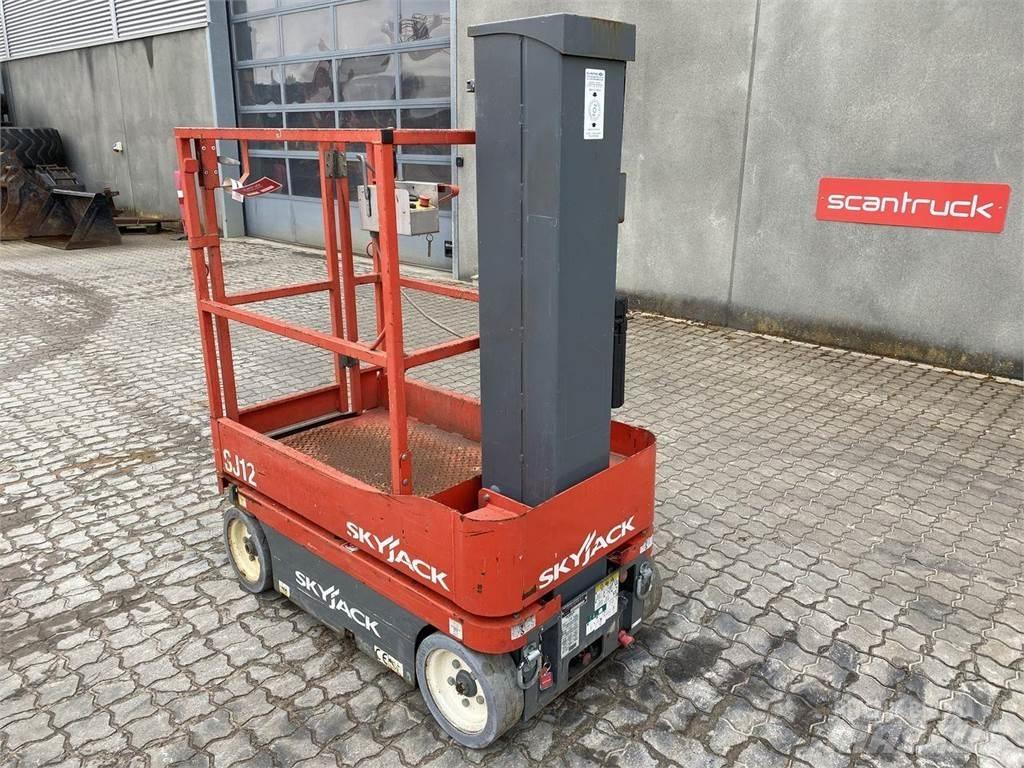 SkyJack SJ12 Ascensoare verticale catarg