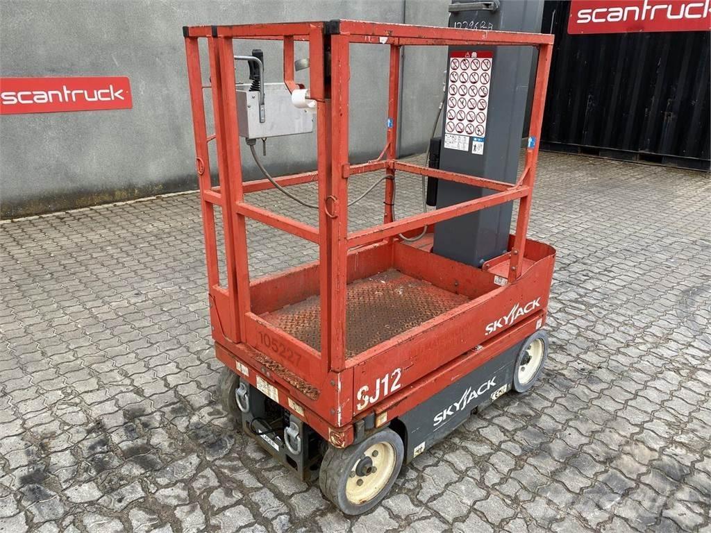 SkyJack SJ12 Ascensoare verticale catarg