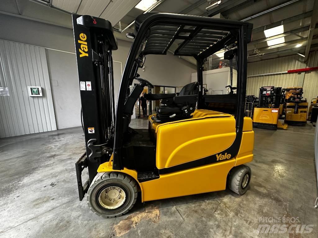 Yale ERP30VL Stivuitor electric