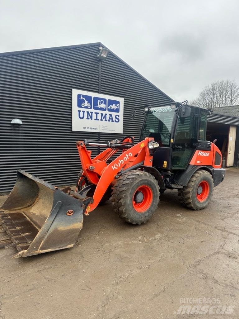Kubota R 082 Incarcator pe pneuri