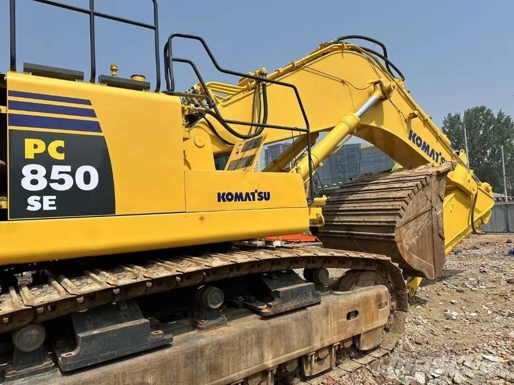 Komatsu PC 850-8 Excavator amfibiu