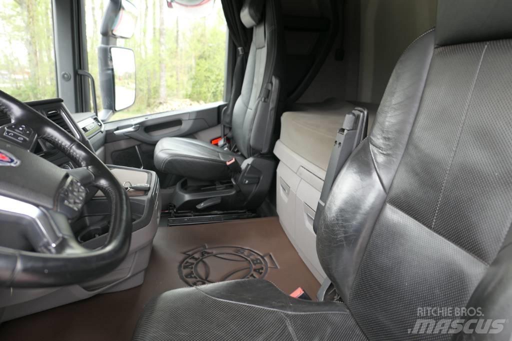 Scania R500 B6x2*4NB Camion cu carlig de ridicare