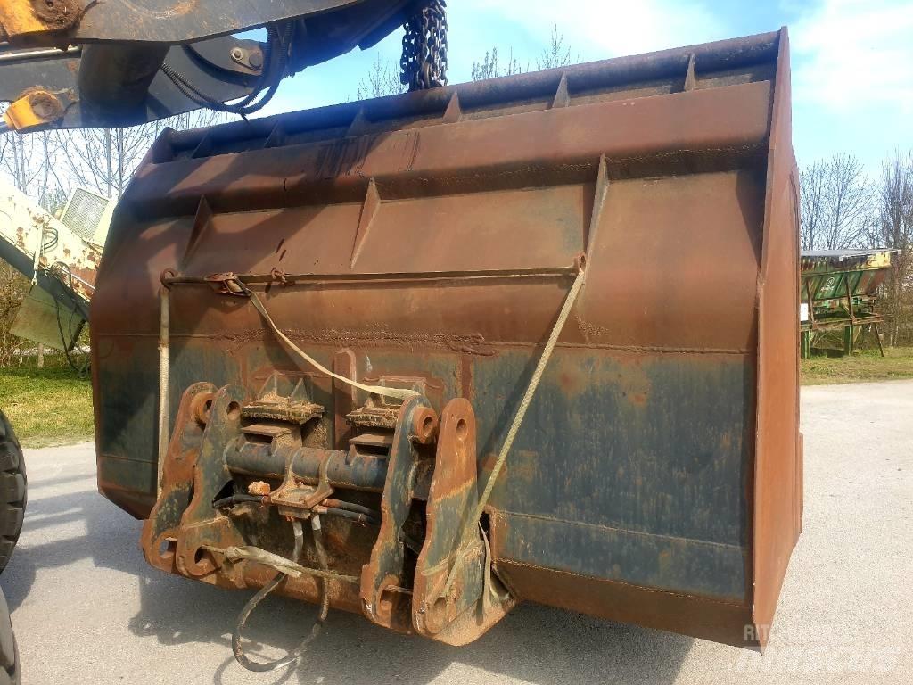  GODET GHD 8M3 Pistoane