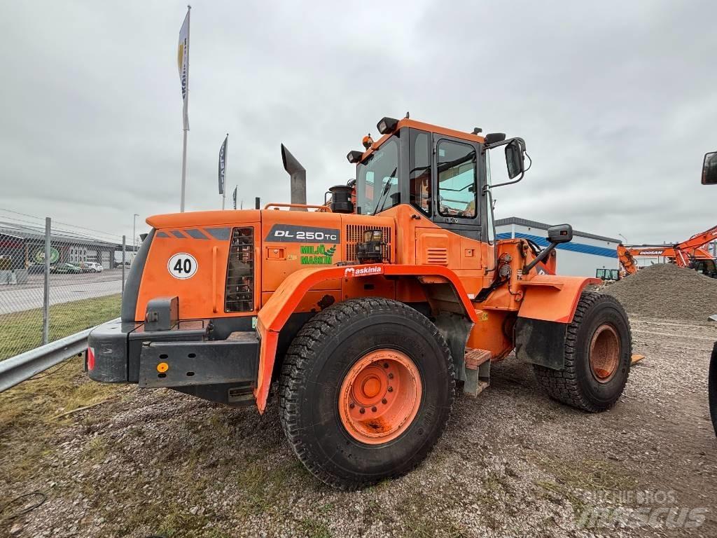 Doosan DL 250Z Incarcator pe pneuri