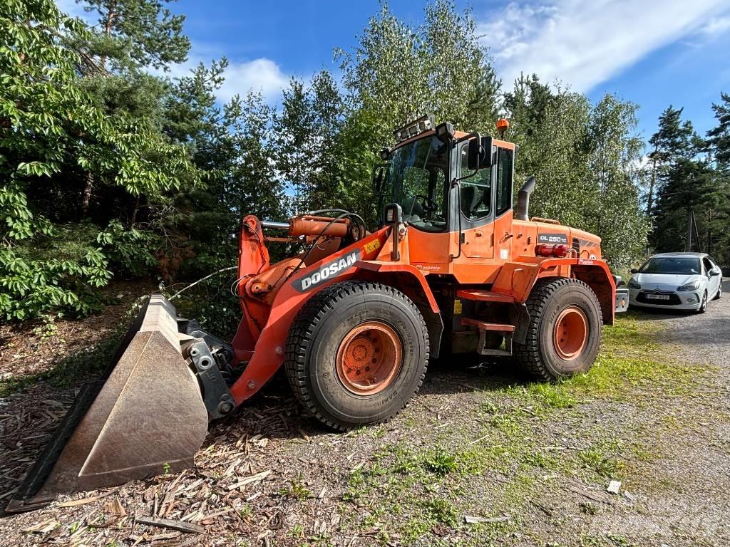 Doosan DL 250Z Incarcator pe pneuri