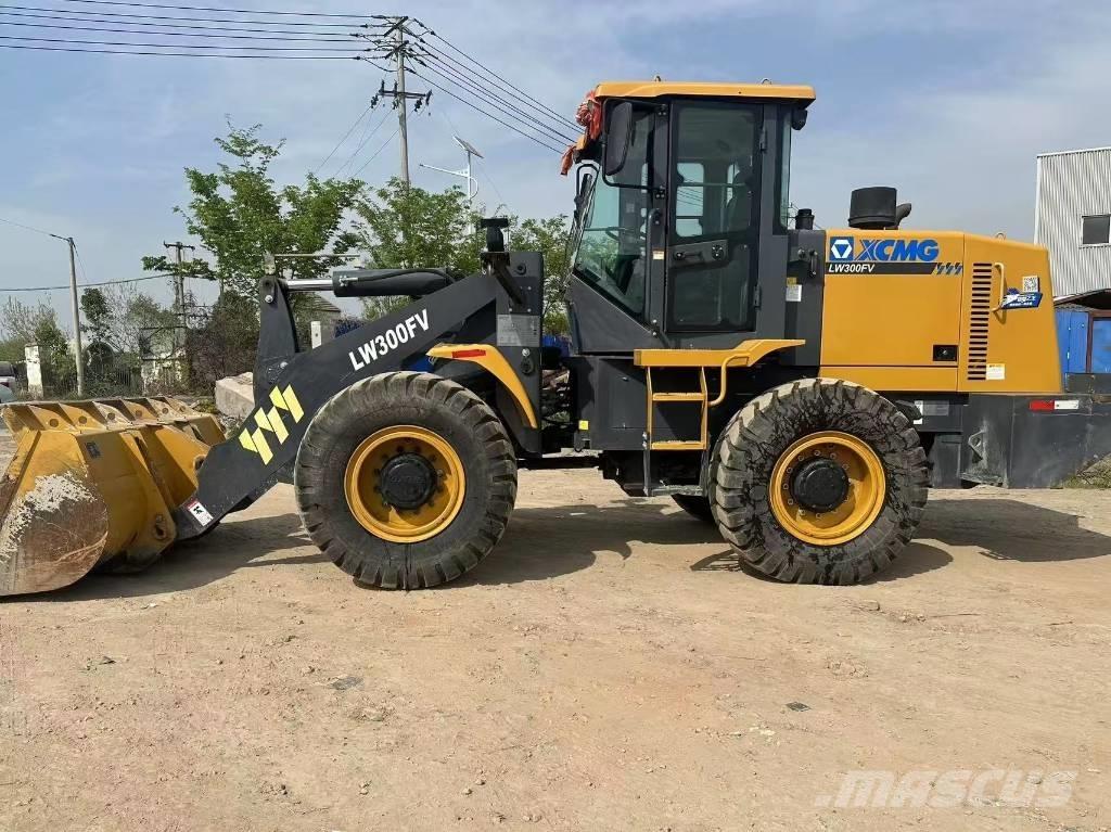 XCMG LW 300 FV Incarcator pe pneuri