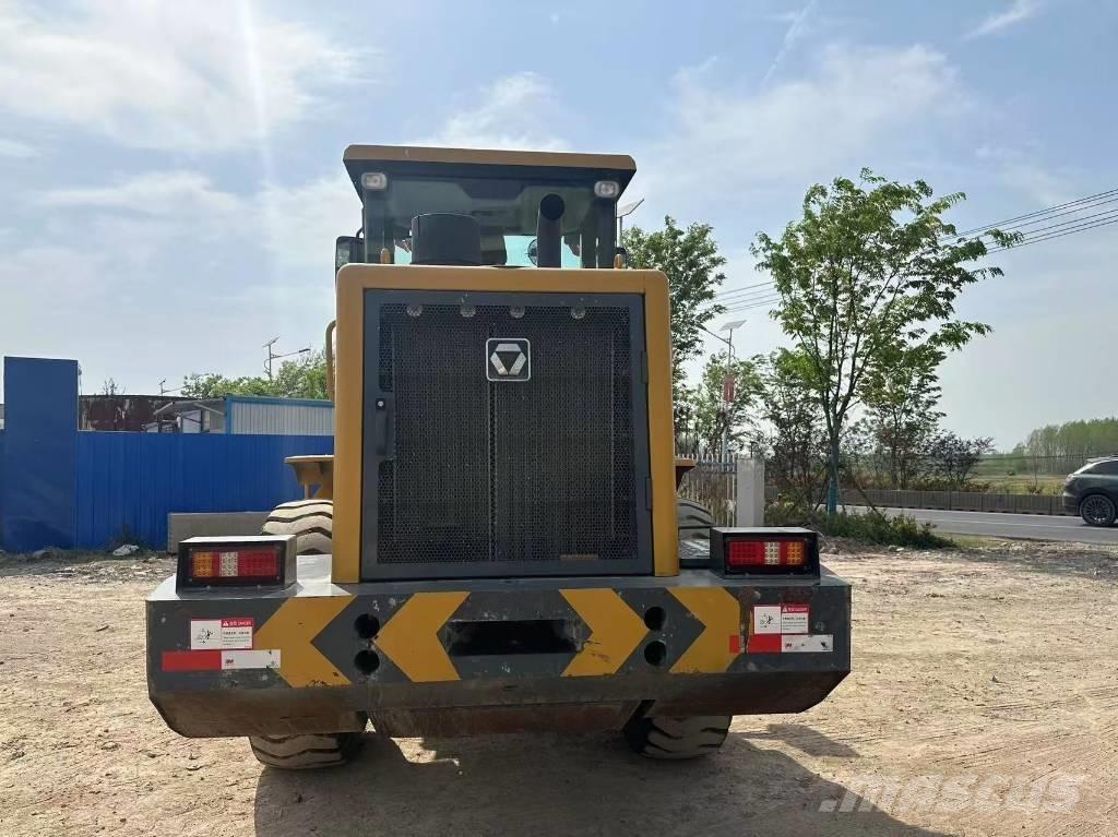 XCMG LW 300 FV Incarcator pe pneuri