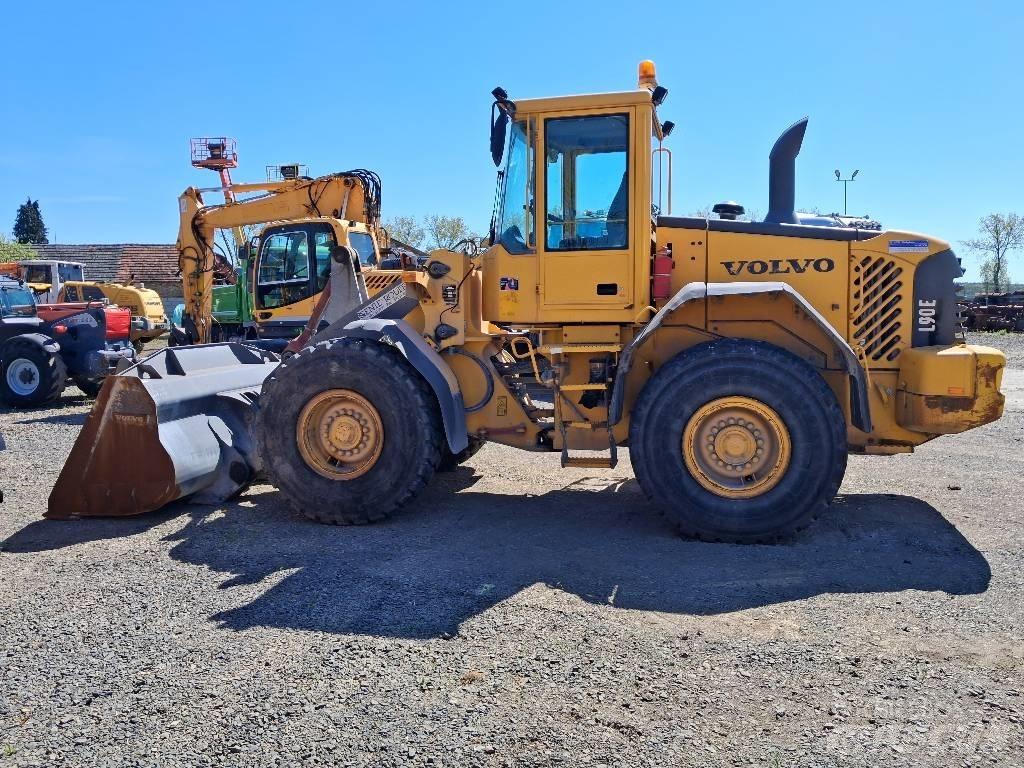 Volvo L 90 E Incarcator pe pneuri
