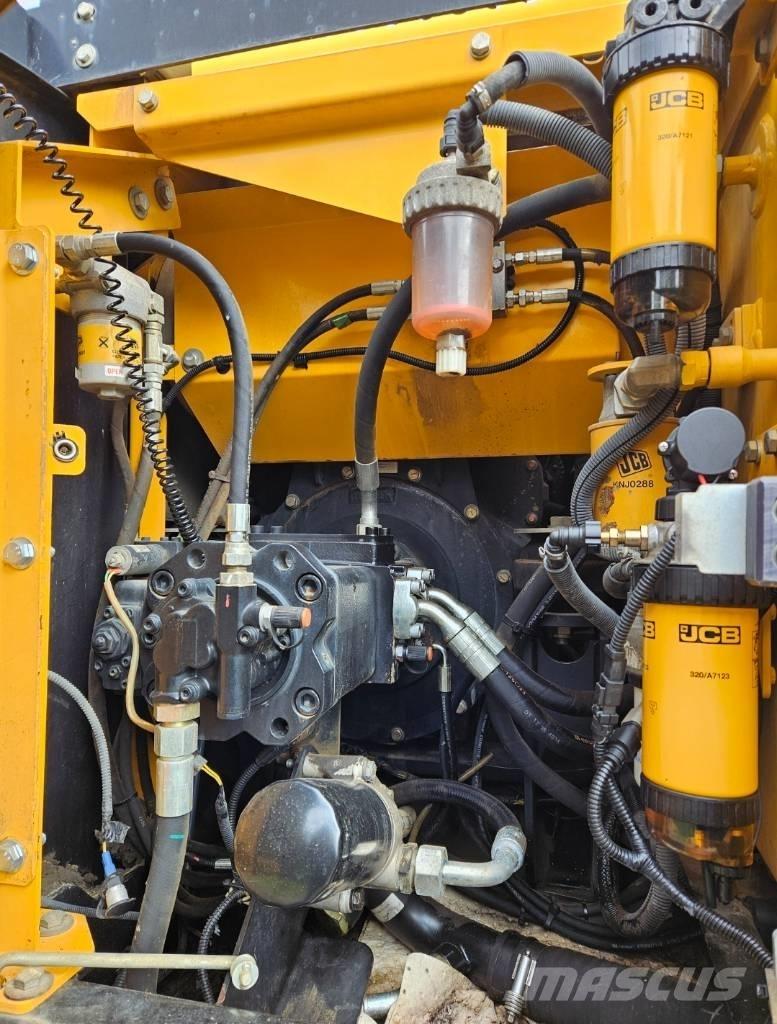 JCB JS 131 LC Excavatoare pe șenile
