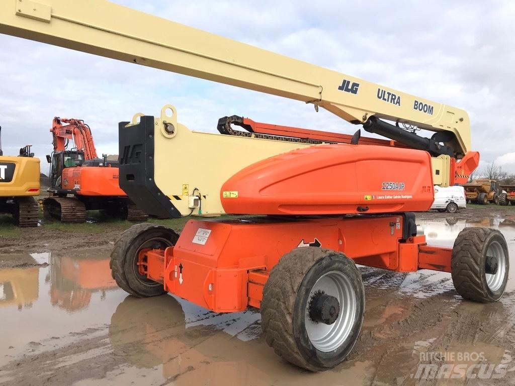 JLG 1250 AJP Nacele cu brat articulat