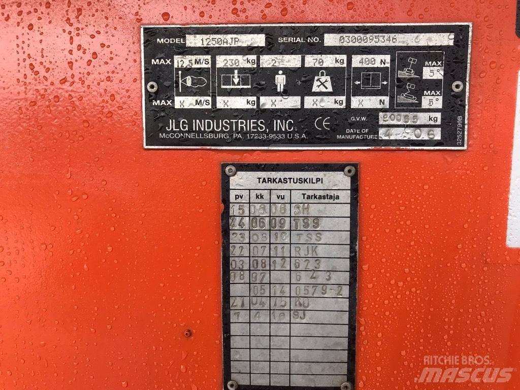 JLG 1250 AJP Nacele cu brat articulat