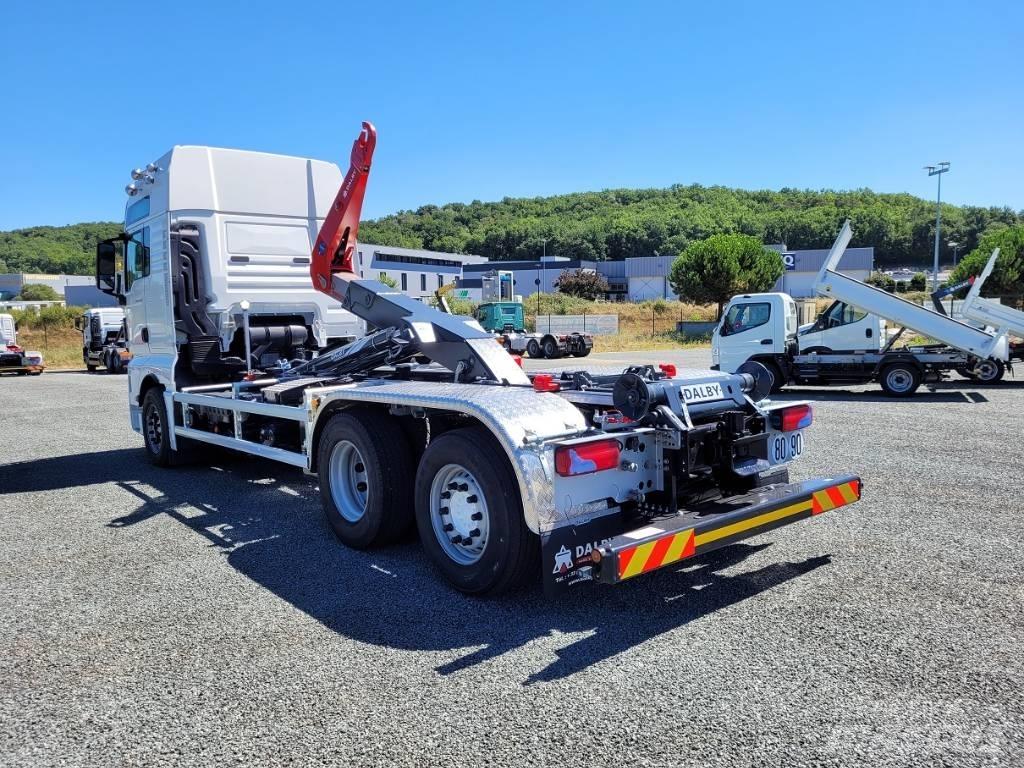 MAN 26.560 Camion cu carlig de ridicare