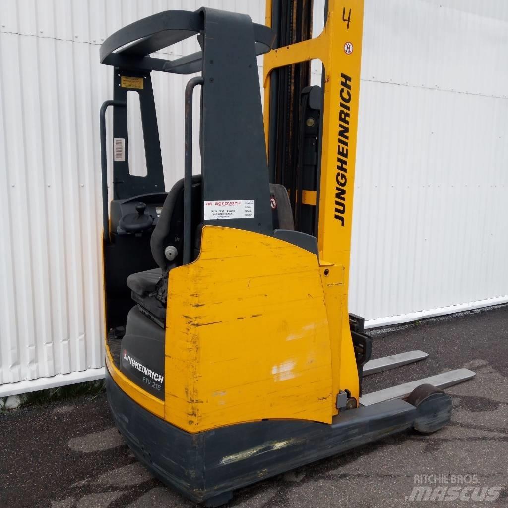 Jungheinrich ETV 216 Stivuitor cu catarg retractabil