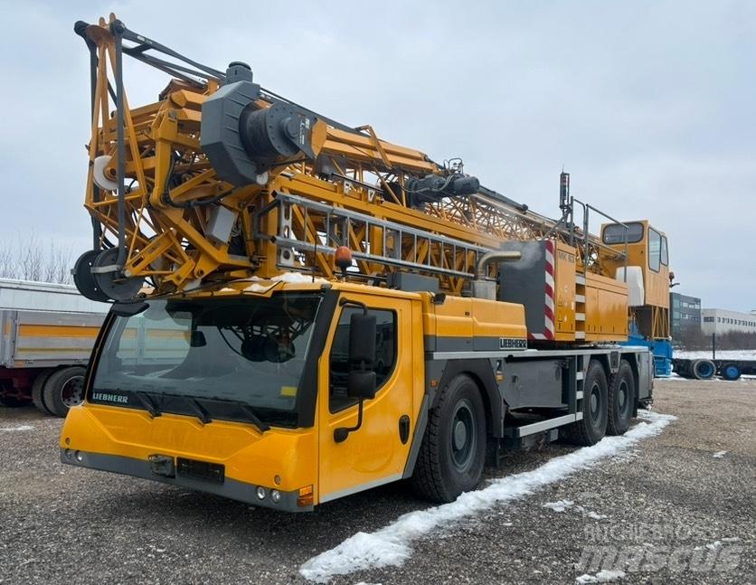 libherr MK63 Self erecting cranes