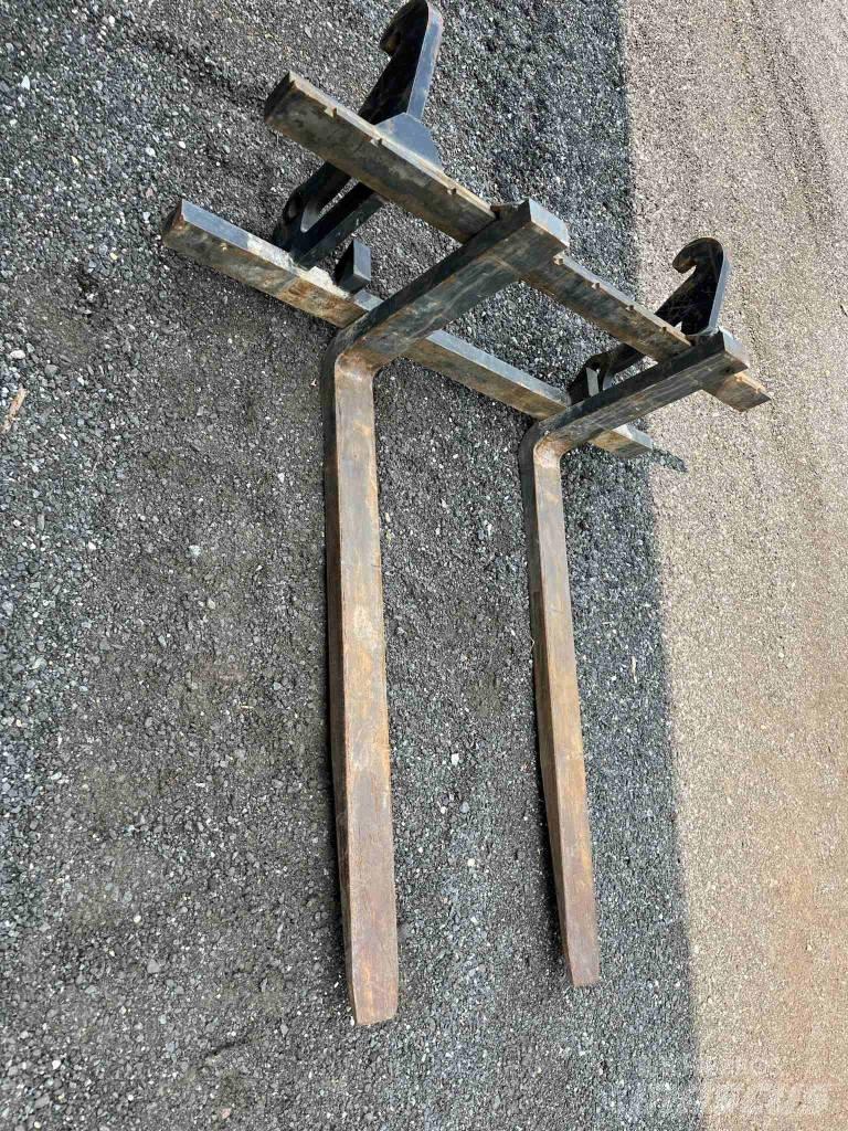 CAT 908M Incarcator pe pneuri