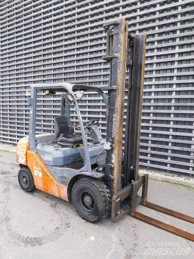 Toyota 25 Stivuitor diesel