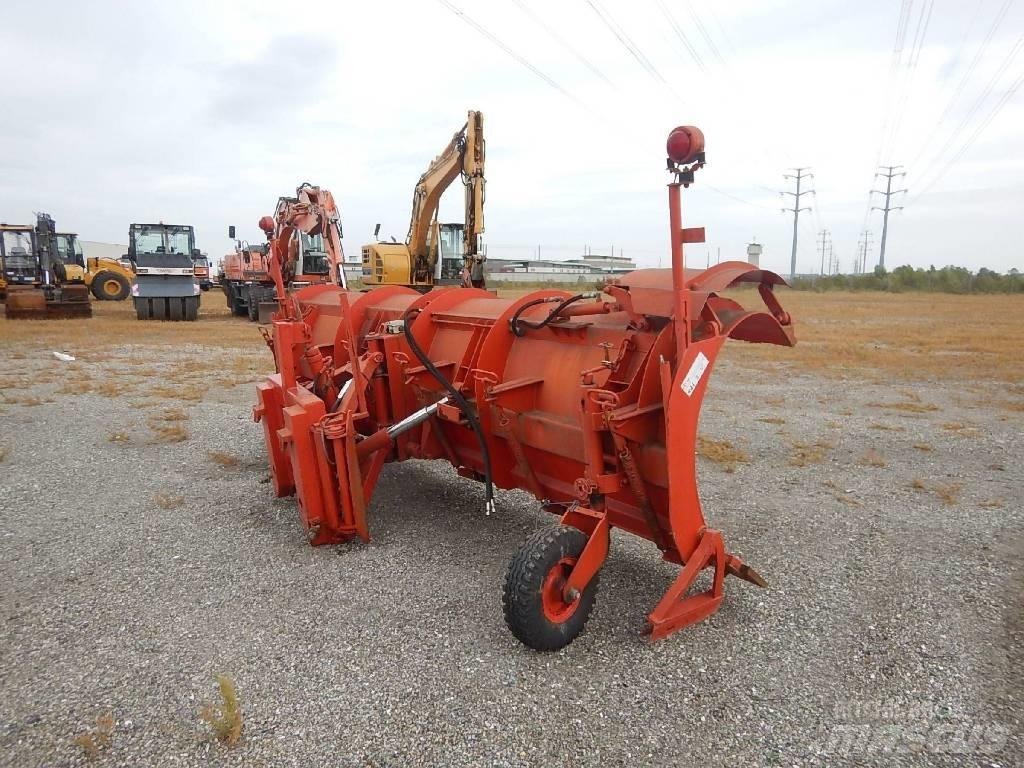 Schmidt SM6 Utilaje întreţinere terenuri - Altele