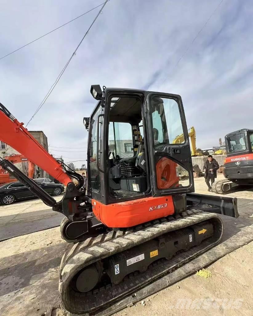 Kubota 163 Excavatoare pe șenile
