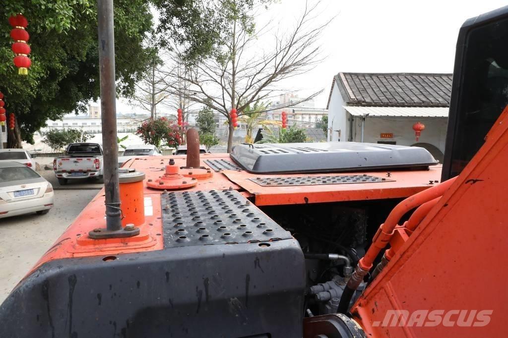 Hitachi ZX 200-5 G Excavatoare pe șenile
