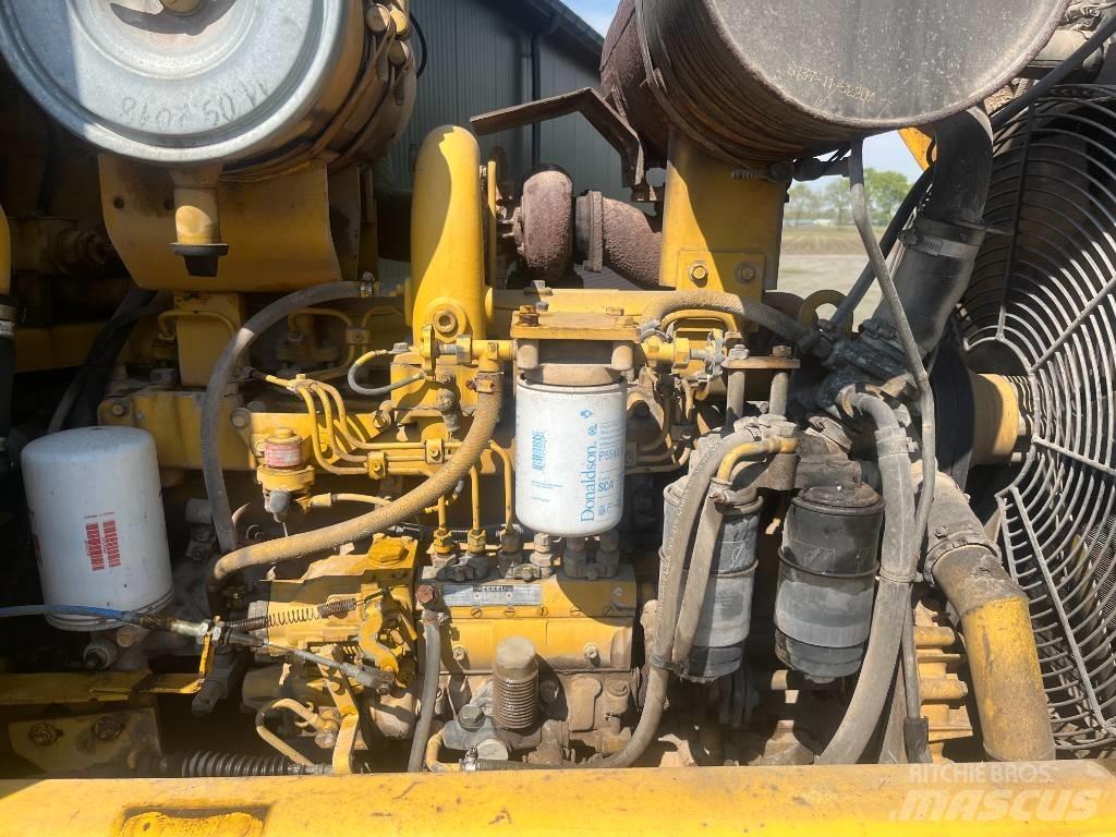 Komatsu WA 320-1 Incarcator pe pneuri