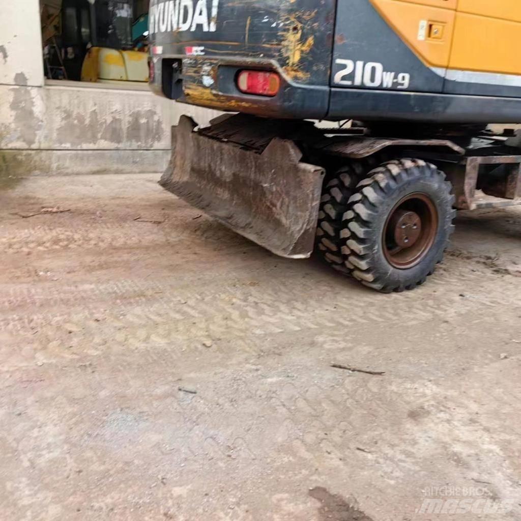 Hyundai 210-9 Excavatoare cu roti