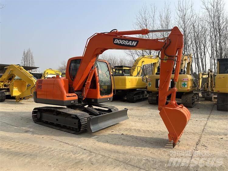 Doosan DX75 Mini excavatoare < 7t