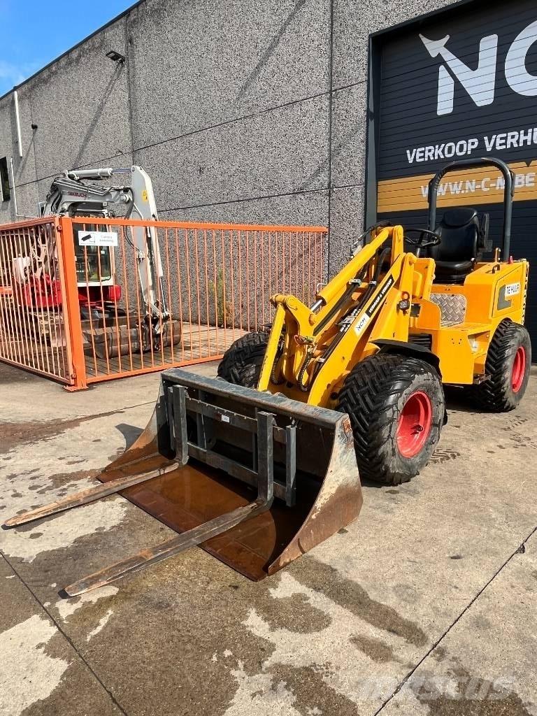 Knikmops KM 250 Incarcator pe pneuri