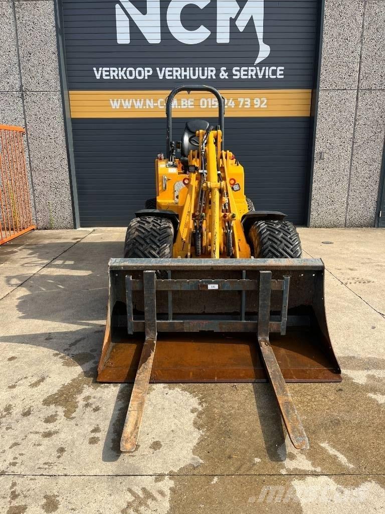 Knikmops KM 250 Incarcator pe pneuri