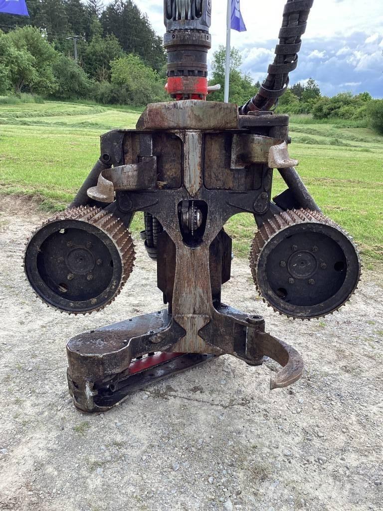 Komatsu S132 Delimbers