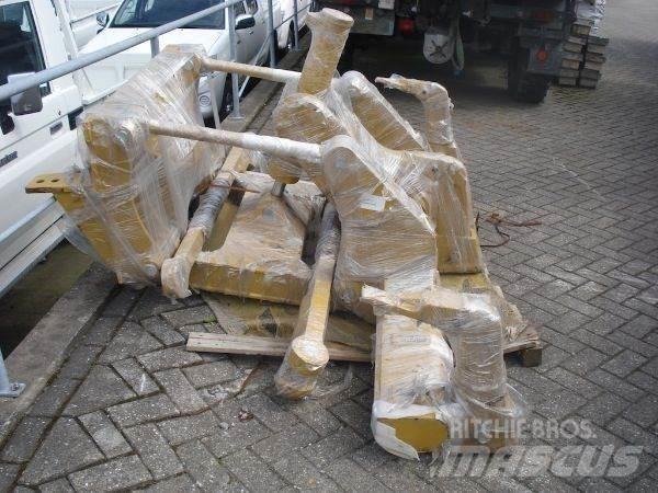 CAT 140M/160M Ripper Utilaje construcții - Altele