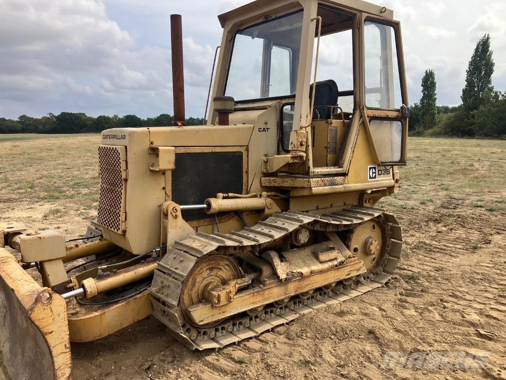 CAT D 3 B Buldozere pe senile