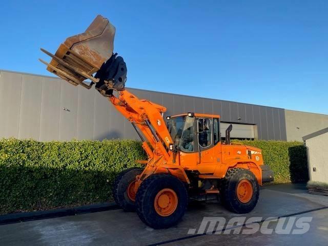 Doosan DL 200 Incarcator pe pneuri