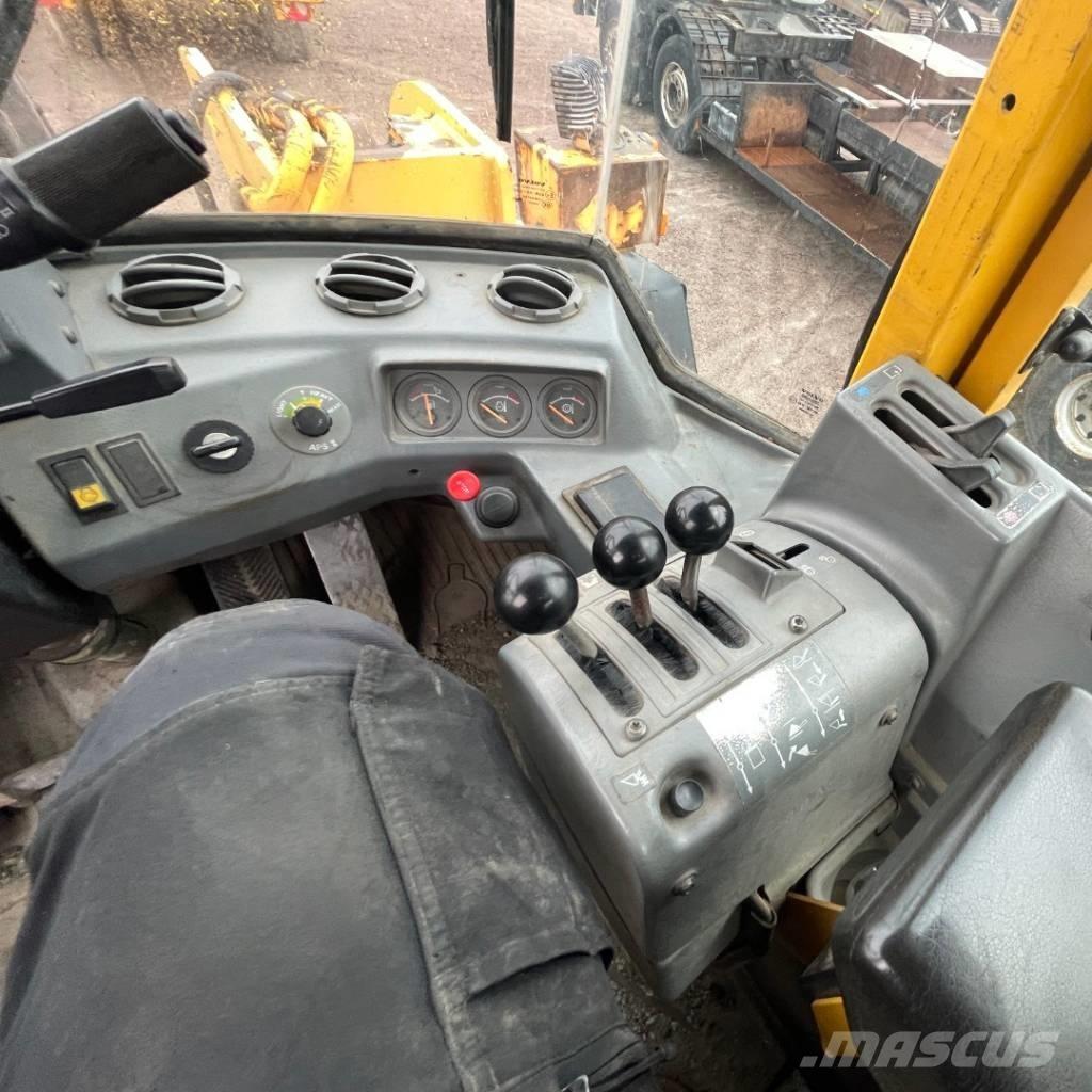 Volvo L 120 C Incarcator pe pneuri